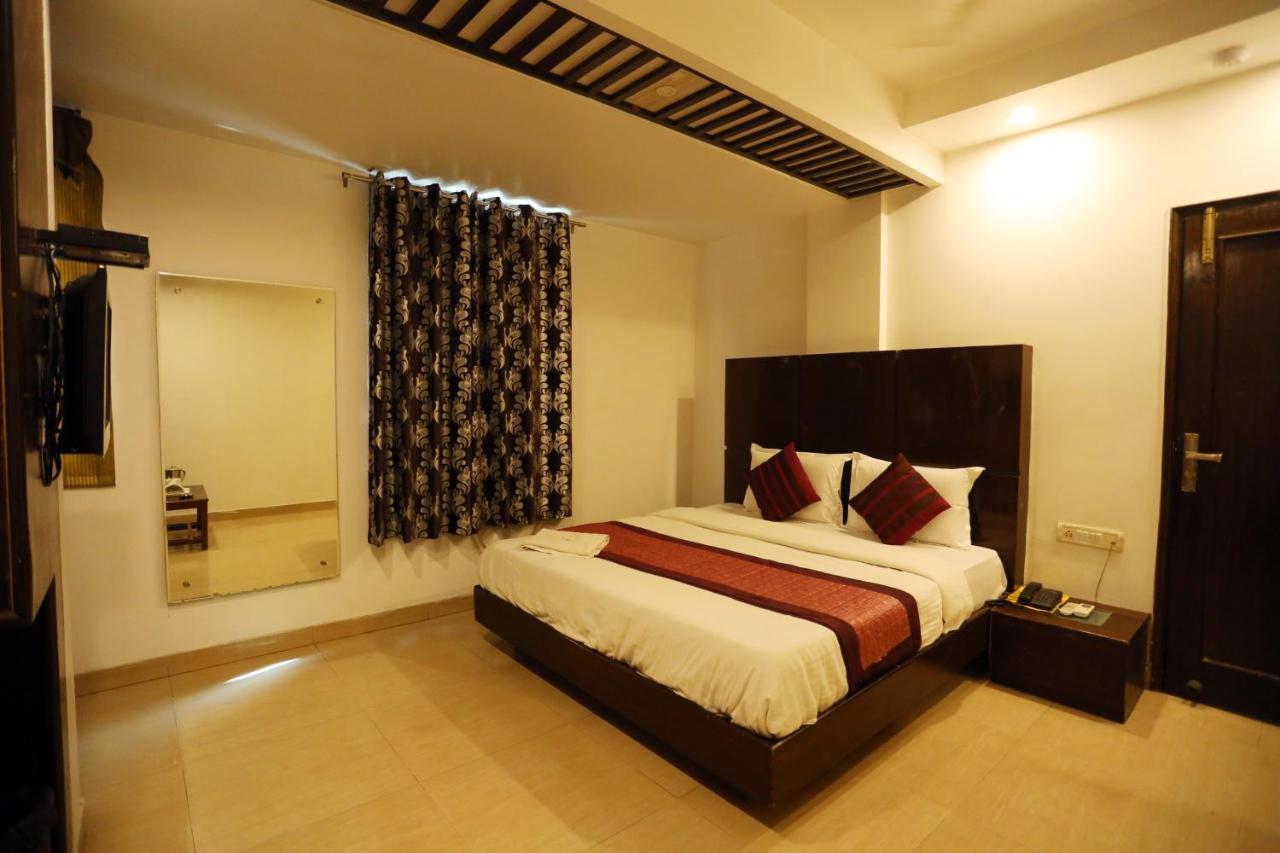 Hotel Maya 'New Delhi' Exterior photo