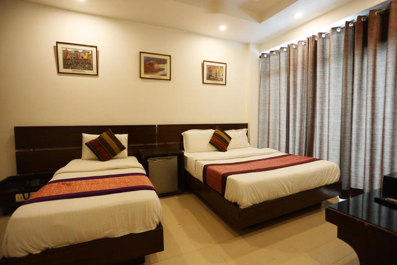 Hotel Maya 'New Delhi' Exterior photo