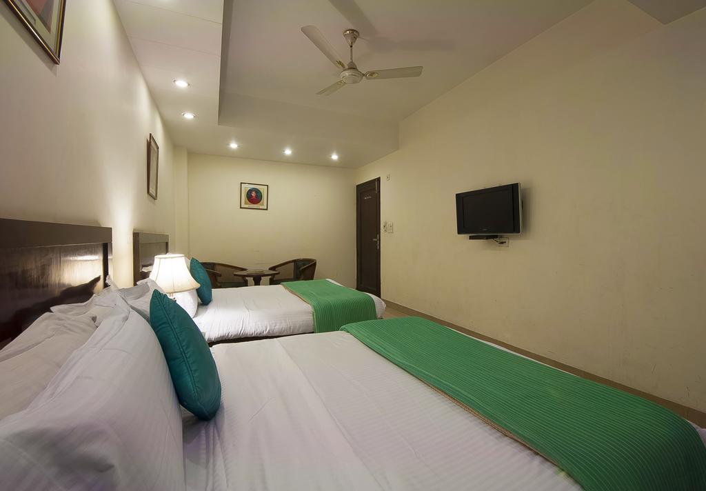 Hotel Maya 'New Delhi' Exterior photo