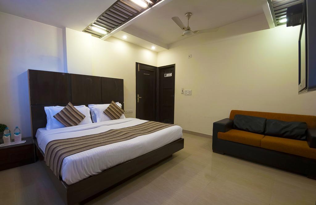 Hotel Maya 'New Delhi' Exterior photo
