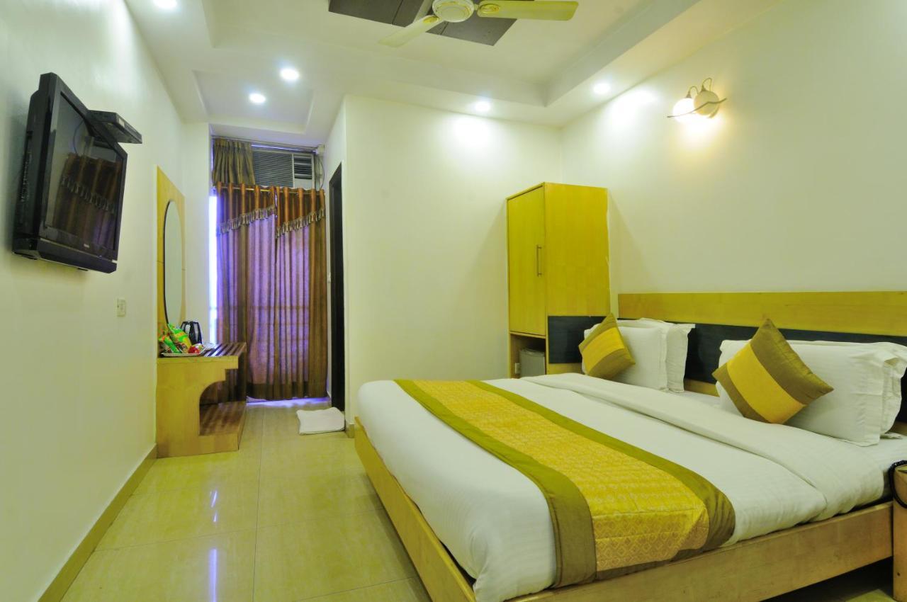 Hotel Maya 'New Delhi' Exterior photo